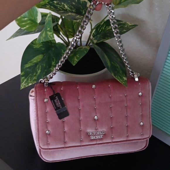 Nwt Victoria's Scret Pink Velvet Purse with Chain Strap - Picture 1 of 8